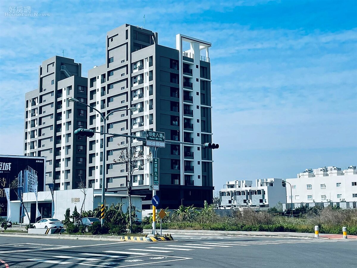 隨著嘉義市政府區段徵收、台積電設廠效應，建商近年大舉投入湖子內重劃區，讓該處成為嘉義市購屋熱點。圖／好房網News記者呂詠柔攝