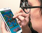 手機滑2小時　如盯了電腦6小時