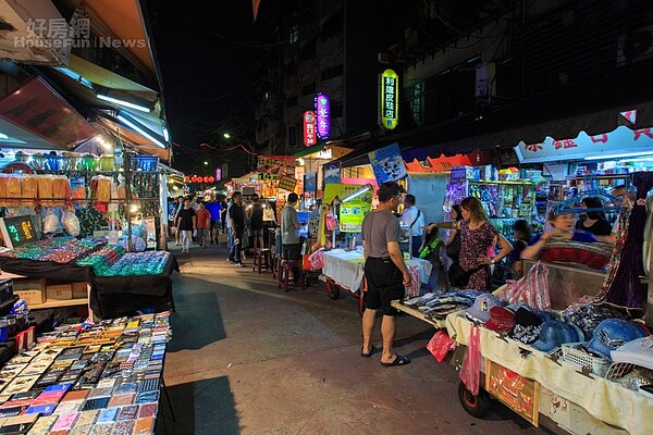台南市政府3年前與南區健康攤販集中市場使用戶終止契約，土地轉作公園用地，攤商仍付補償金繼續使用，被市府強制執行斷水斷電。（好房網News記者張聖奕／攝影）