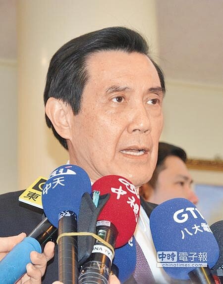 馬英九總統昨出席國防部陸海空軍將官晉任典禮後表示,中華民國政府立場,一向是要求日本政府對二戰當中我國慰安婦要道歉、賠償,還她們公道尊嚴。(陳怡誠攝)