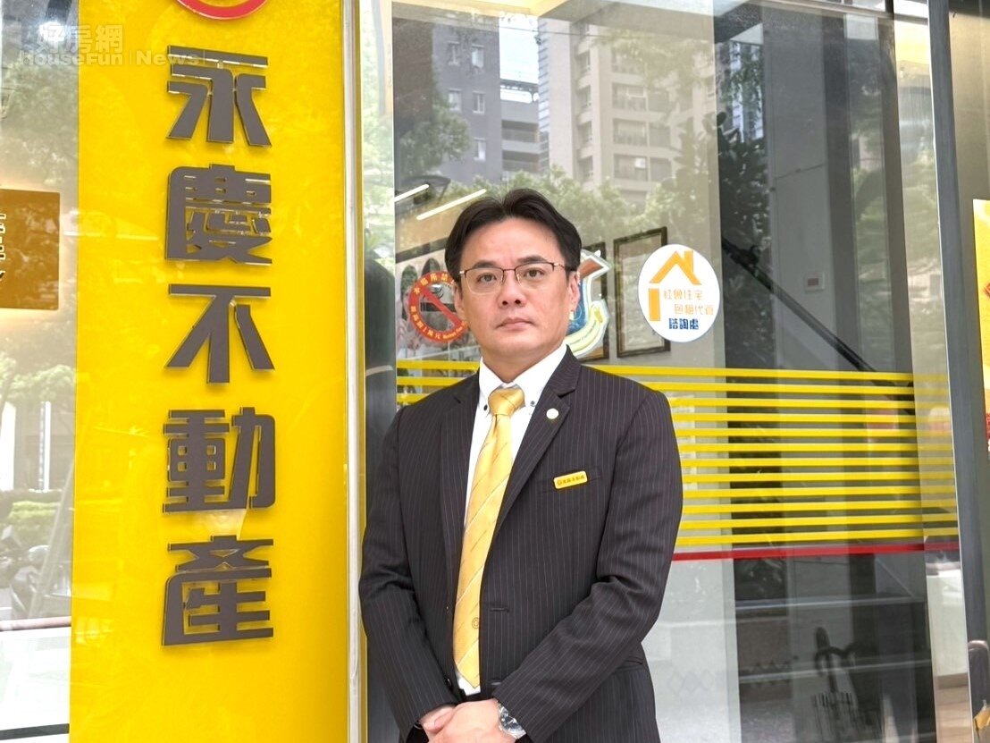 徐文佑店長領軍的永慶不動產竹北遠百統誠加盟店,去年締造近1.4億元業績,贏得永慶不動產全國業績第三名。圖/永慶房產集團提供