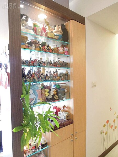 
7.	之所以鍾愛公仔，重視的也非僅這些玩具的造型或流行感，而是一種精神上對自己的寵眷。