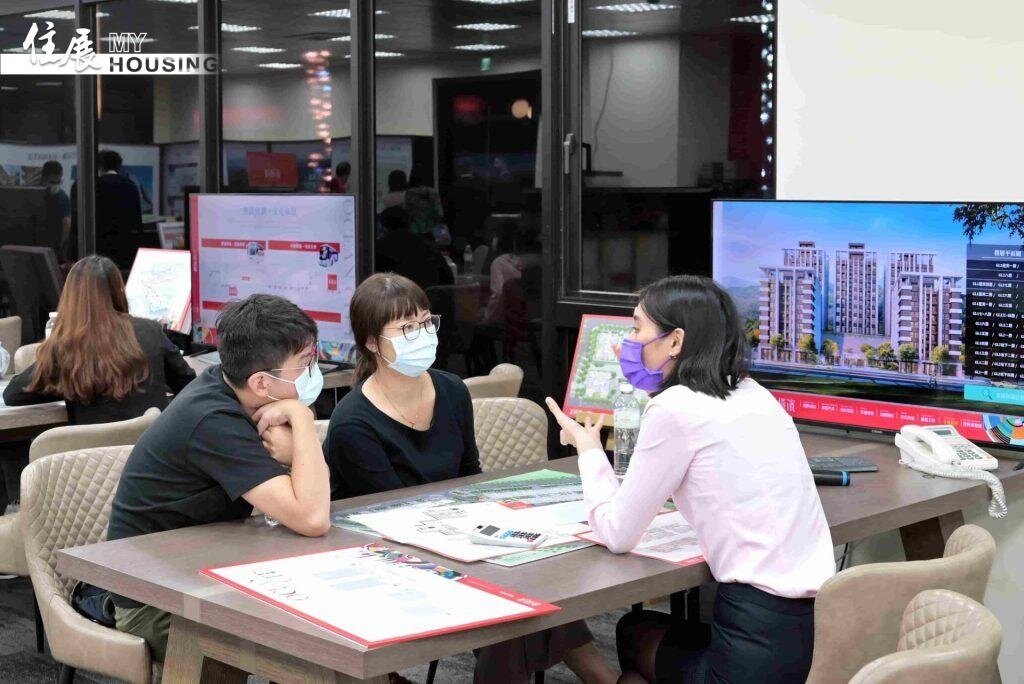許多人誤以為只要契約寫上「現況交屋」，賣方就能完全免責，但法院實務上並非如此認定。