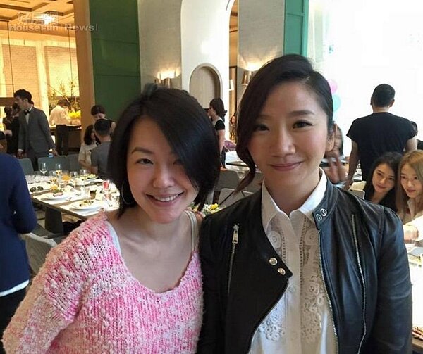 
9小S（右）和陶晶瑩在圈內交情好，也都看好仁愛路豪宅潛力。（摘自陶晶瑩臉書）
