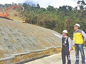 回填混凝土　3倍經費2倍強度 