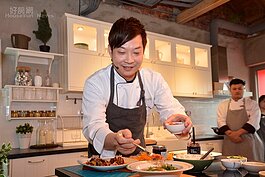 「為2016總統大選加油」活動請來知名總鋪師黃景龍（龍師傅）設計菜單，讓大家投票。