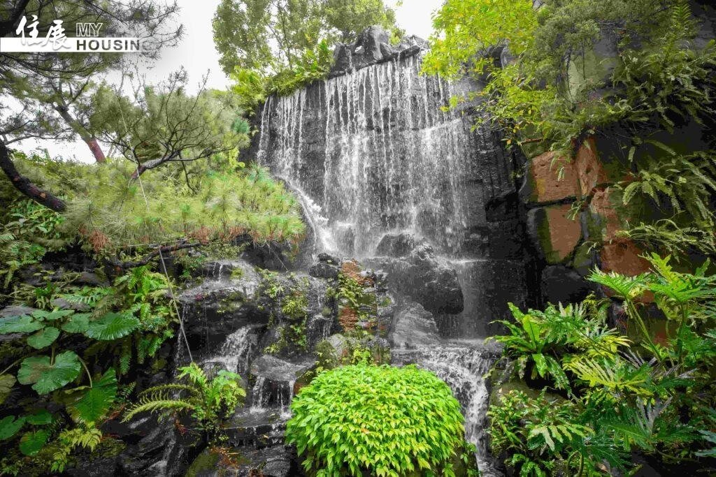 『陶朱隱園』以10米高瀑布與兩萬株植栽打造城市中的森林秘境。