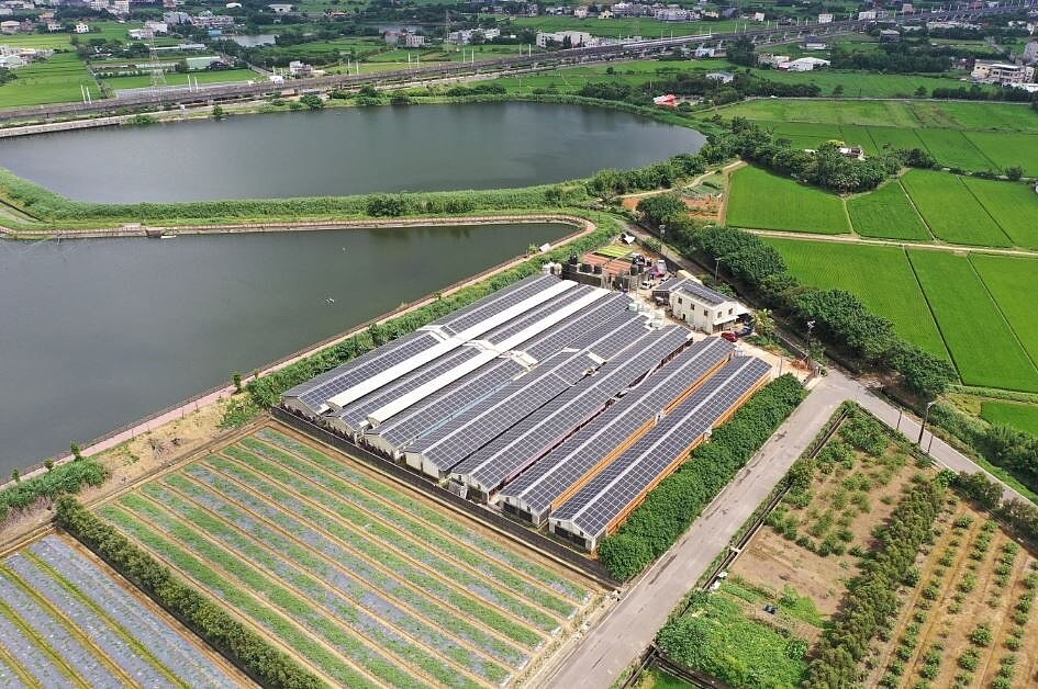 桃園市領先全國，首創《桃園市太陽光電設施設置指引》。圖／桃園市經發局提供