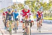挑戰21小時連續騎車　柯鐵馬單攻北高