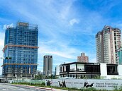 「2數據同步降」房市進入調整期　專家：未來三年將有8～10萬戶待售新屋