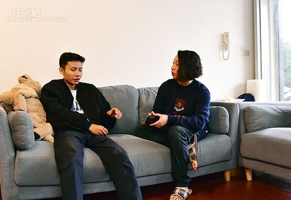 
6.門口沙發椅除了當休息區，大家也經常在這裡交流音樂創作心得。