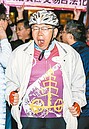 柯文哲鐵馬飆380公里　候選人「靠行」搶曝光