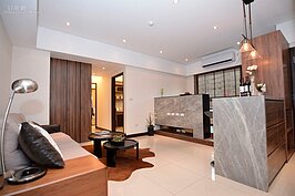 廣告戶兩房一廳房型，總價898萬／29.87坪；基本房型雖為兩房，但實際上透過格局設計有到2+1房的狀態，屬於空間利用設計優勢的房型。