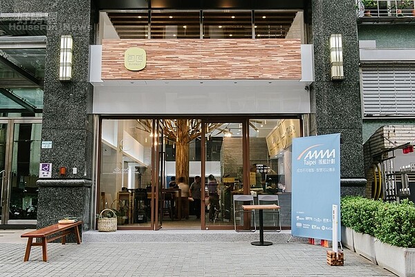 2.在美食林立的光復南路巷弄內，典雅的刈包店顯得格外不同。
