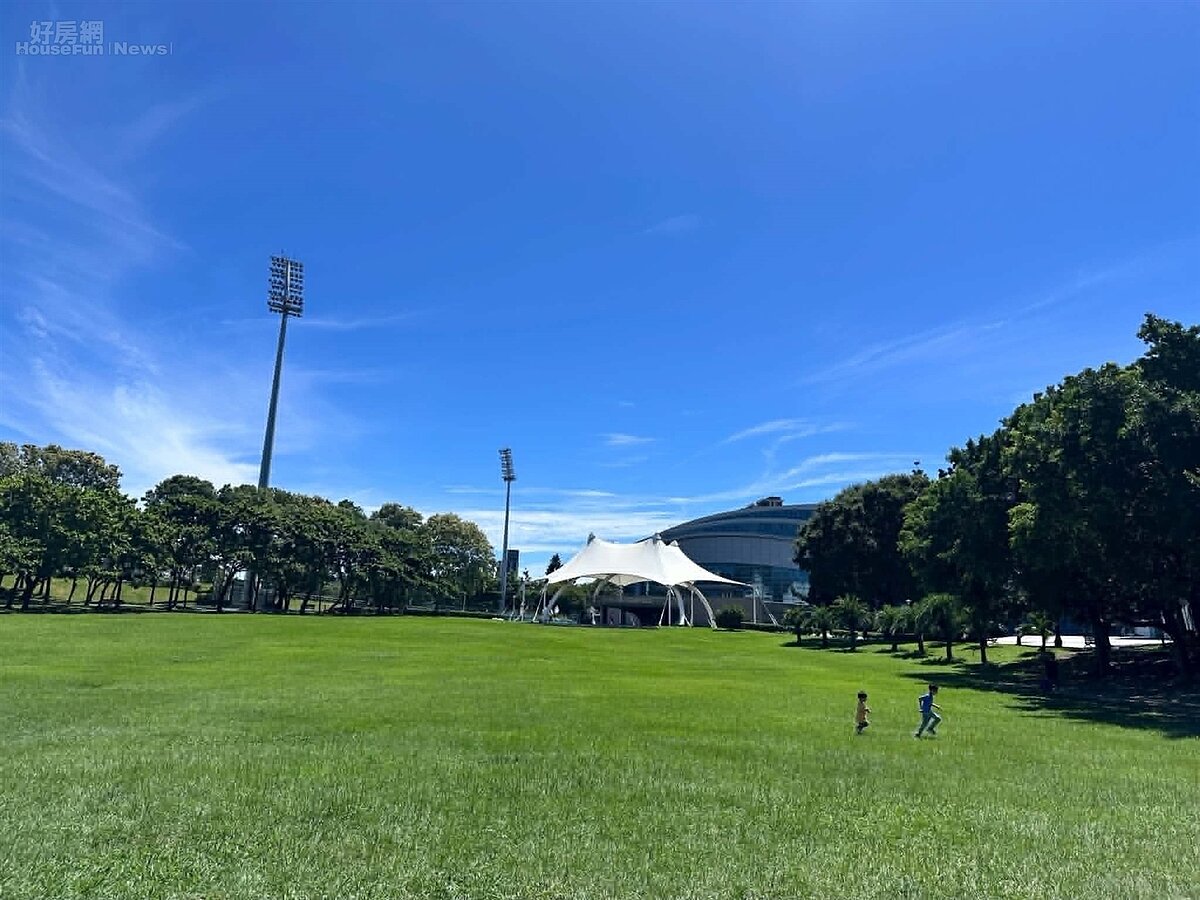 新莊體育園區占地約22公頃，場地規模接近台北市大安森林公園。圖／鄉林集團提供