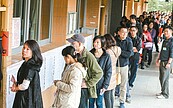 新北撕毀選票、接手機…9違規