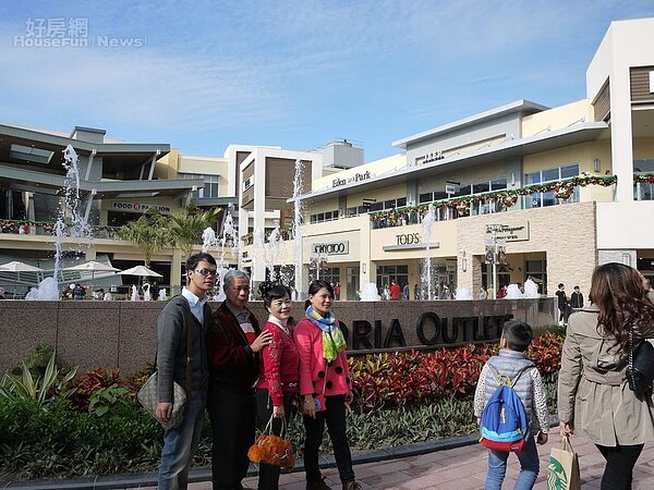 過年買新衣,到Outlet撿便宜前記得先做功課!(好房網News記者賈蓉/攝影)