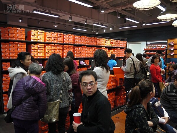 華泰名品城。(好房網News記者賈蓉/攝影)