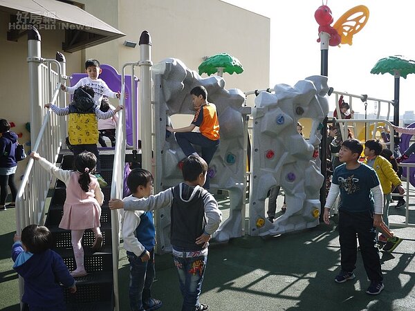 華泰名品城。(好房網News記者賈蓉/攝影)