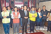 台南綠委全壘打　掃街拜廟謝選民