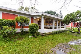 亞尼克夢想村一號店外觀。