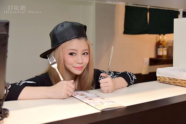 1. 林吟蔚笑稱因為自己太貪吃,因此才決定與擁有20年餐飲經驗的阿姨計劃開早餐店。