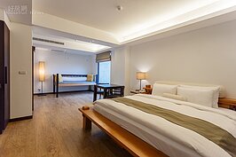 河谷風呂套房全景。