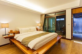 河谷風呂套房一景。