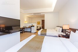 預算不夠的，還有較低價位的松霧客房可以選擇，不過要價也將近一萬，還是蠻貴的。