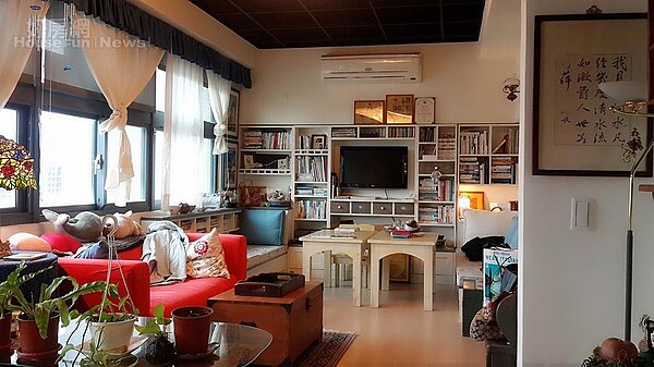 4. 空間色彩運用上,龔華掌握高度自由性,搭配起來鮮豔而協調。