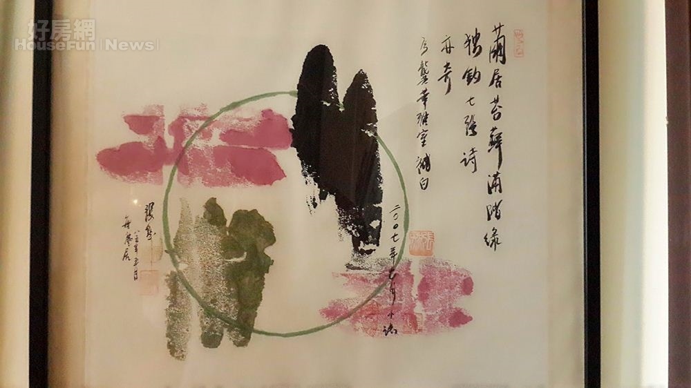 8.	創世紀詩社社長張默的《獨釣空濛》一書發表會借繭居舉辦，並特地帶來其畫作相贈。