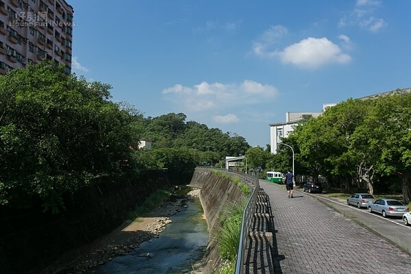 清溪綠地親水文學步道(好房網News記者張聖奕/攝影)