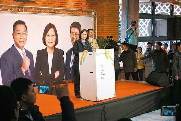 總統當選人蔡英文昨天到宜蘭出席謝票茶會，感謝選舉期間宜蘭人給予的支持。 記者林縉明／攝影