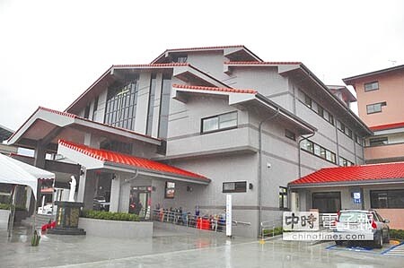 位於新北市八里區的台灣天主教安老院新院於昨日落成,設有78床位,可供近百位長者在此安享天年。(陳柔瑜攝)