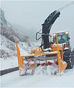 合歡山塞爆　全台唯一鏟雪車忙翻