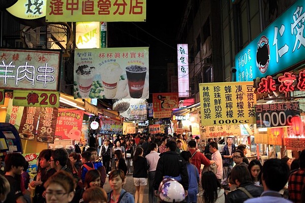 台灣熱門夜市逢甲商圈是許多陸客觀光首選。（翻攝自台灣觀光旅遊網）
