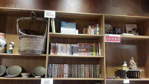 
6.	文創區陳設相關文創藝品，民眾可以先參觀賞玩一番。