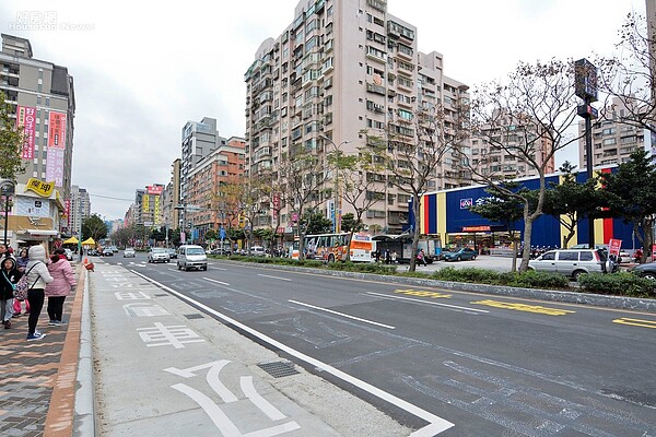 林口三井outlet試營運。（好房網房市冷風吹不動林口房價，成交行情趨勢竟是「一條平行線」。（好房網News記者 陳韋帆／攝影）News記者 陳韋帆／攝影）