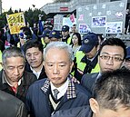 民眾行動劇抗議　魏應充臉色難看喊冤枉