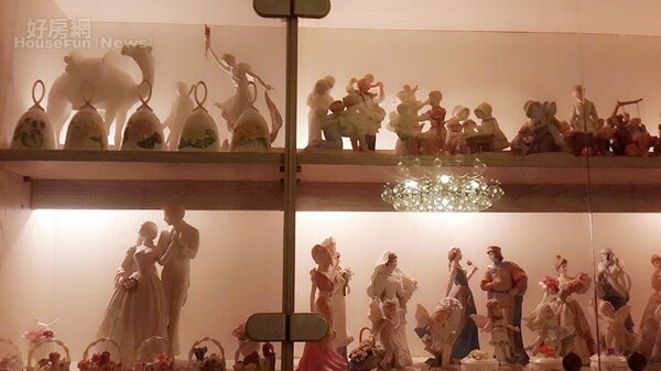 4.	歐洲古瓷娃娃為另一項可觀收藏，客廳設置專門收藏櫃。
