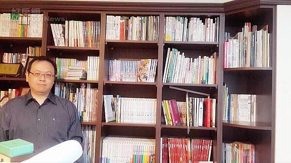 6. 書房藏書兩千多冊,林群盛擁有豐盛精神礦脈。