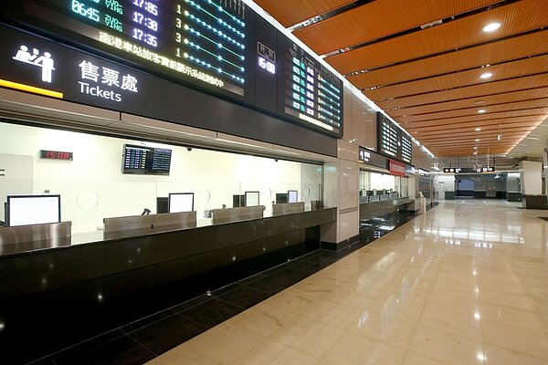 高鐵南港站售票大廳。(聯合報記者余承翰/攝影)