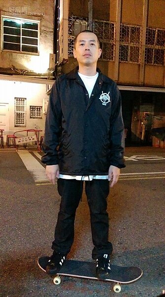 1. 饒舌歌手Dami乾麵,饒舌團體E.A.C東方刺客成員之一,前年在台南開起風格獨特的麵店。