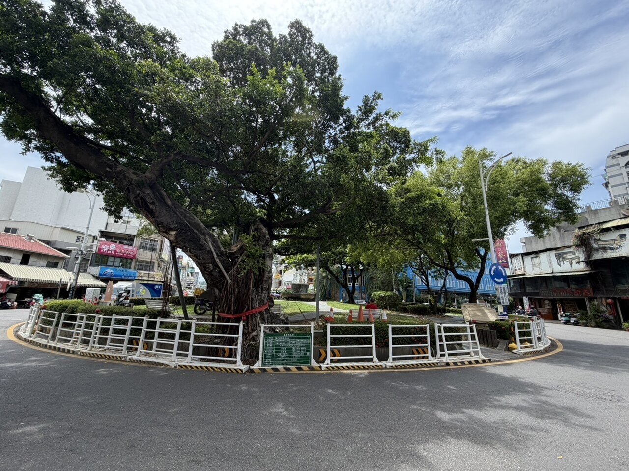 嘉義市清朝諸羅城東門城牆改建的地標「東門圓環」，下周一啟動改善工程。記者魯永明／攝影
 