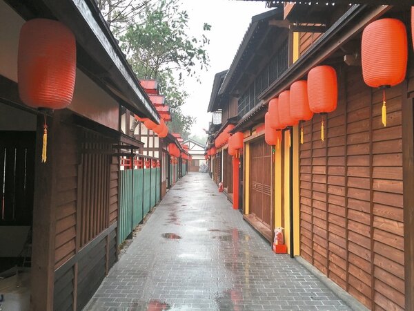 南投縣竹山鎮郊桃太郎村有充滿日本味的建築。 記者黃宏璣／攝影
