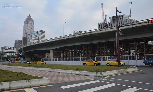 柯P下令將在過年期間拆除忠孝橋引道。(好房網News記者陳韋帆/攝影)