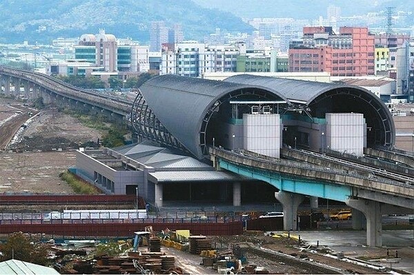 桃園機場捷運原訂於2016年3月底通車，現可能再度跳票。 聯合報系資料圖片