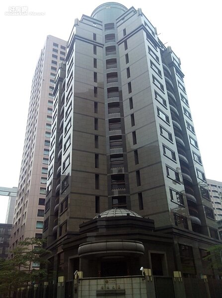 2「敦南之翼」位於敦化南路巷弄內,也是區域內知名豪宅。