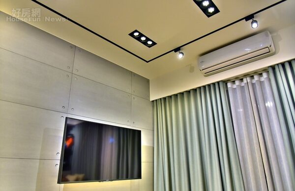 3.包括客廳天花板軌道燈、餐廳吊燈等元素，也是Jay理像中工業風居家必備要素。
