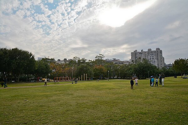 有網友認為在台灣工作一輩子只能換得媧居房,遭網友打臉。(示意圖。好房網News記者 陳韋帆/攝影)